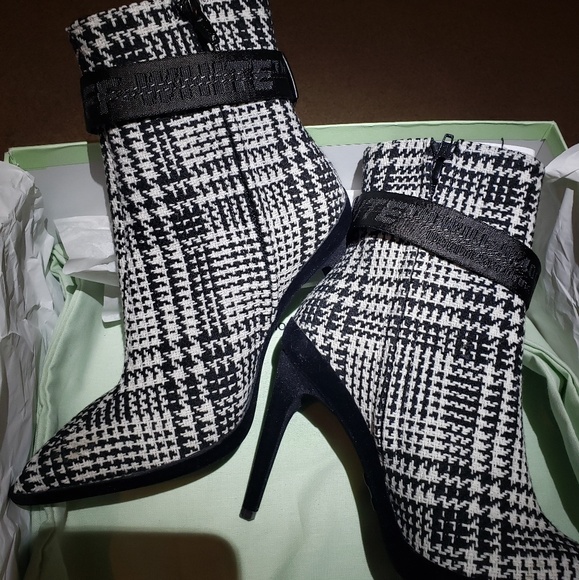 OFF-WHITE Wool Plaid Ankle Boots - Picture 4 of 8